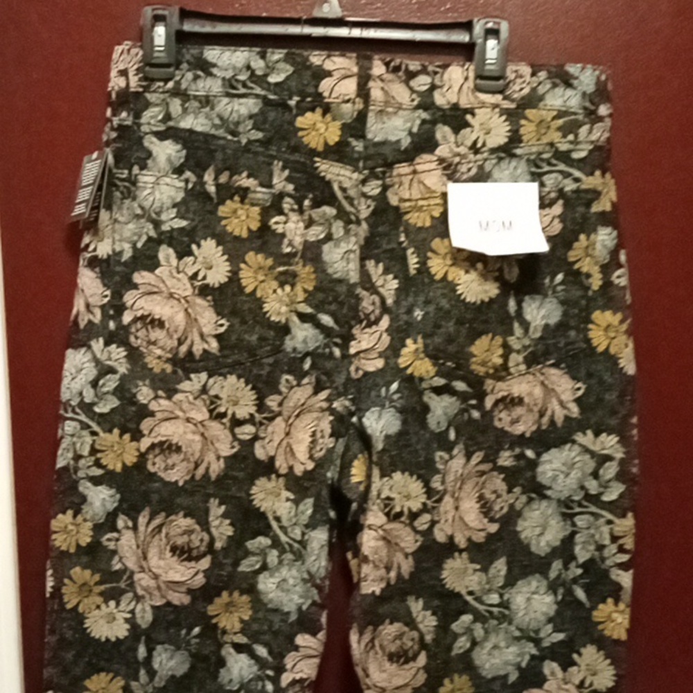 Celebrity pink jeans - Picture 7 of 8